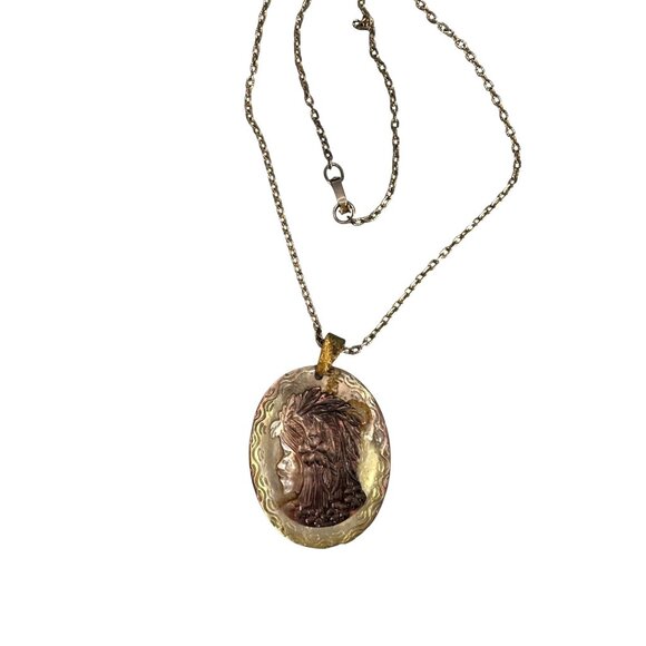 Vintage Carved Mother Of Pearl Cameo Necklace Womans Profile Gold-Tone Chain - Picture 2 of 6